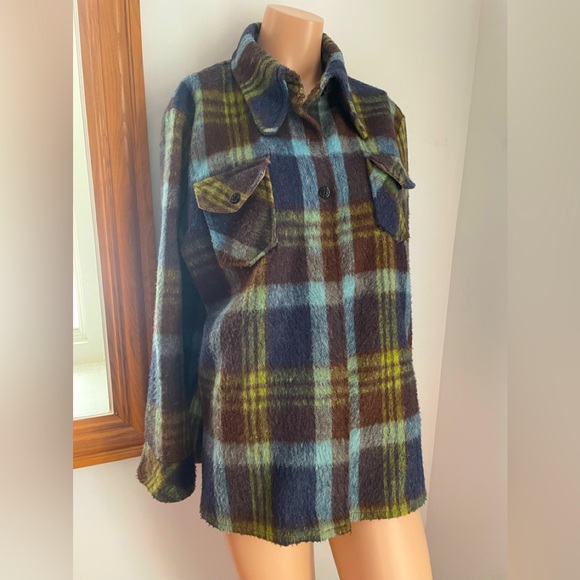 Vintage Jackets & Blazers - RARE PTP23” pure hippie wool vintage chore coat shacket plaid blues with jeans😱